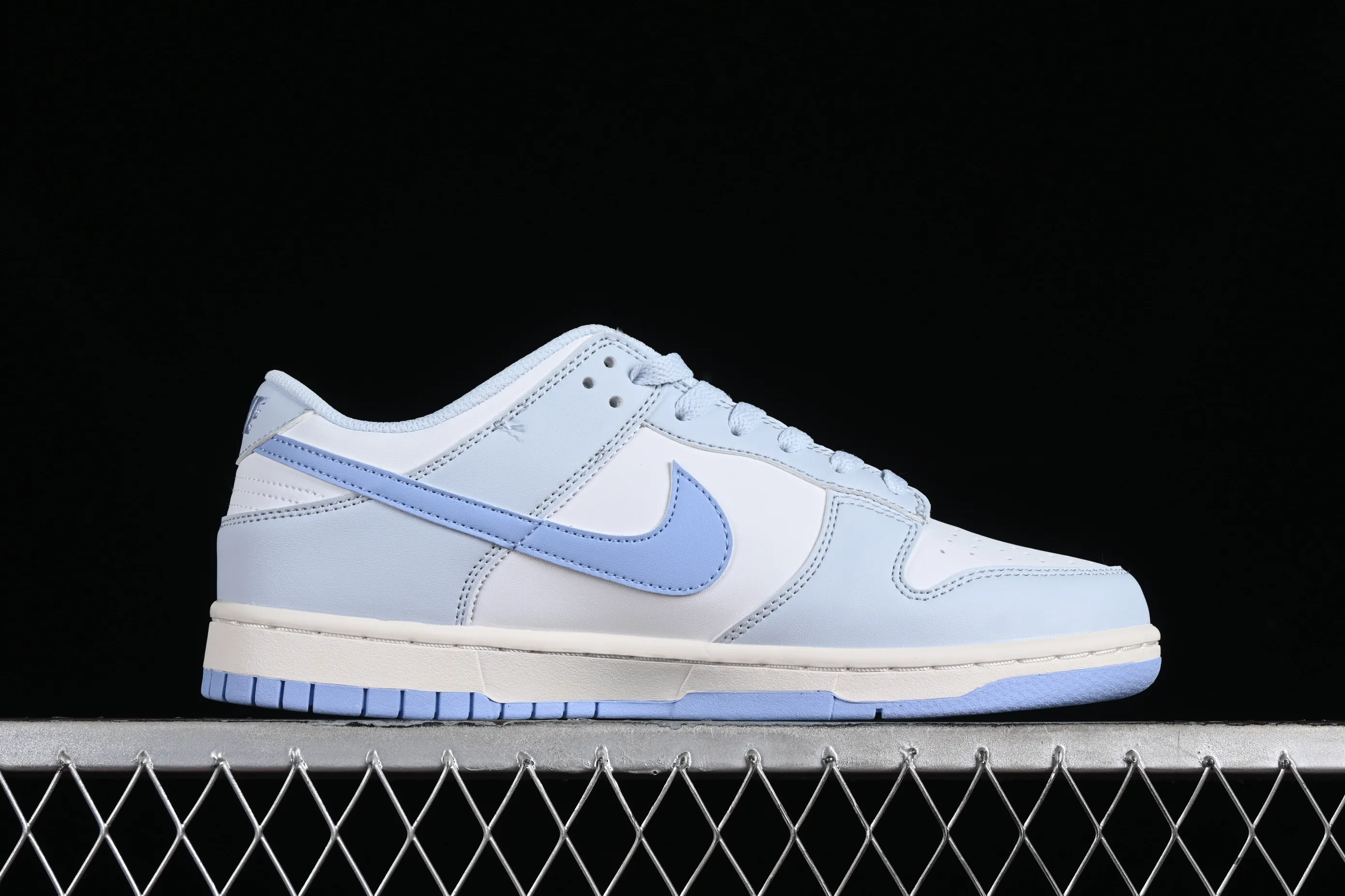 All categories Nk SB Dunk series Nk SB Dunk Low low-top sneakers Nk Dunk Low "Blue Tint" small fresh blue SB low-top casual sneakers DD1873-400